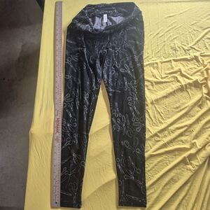 LuLaRoe Black Leggings with White Scissors Print
